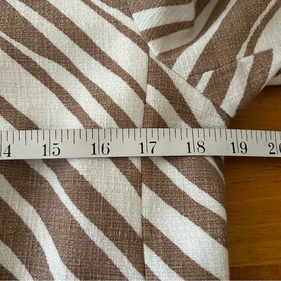 ANN TAYLOR Linen Zebra Striped Blazer in Tan and White Women's Blazer - Picture 10 of 12